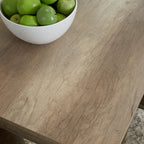 The Gray Barn Sun Valley Sandstone Table rectangulaire à pieds – Marron